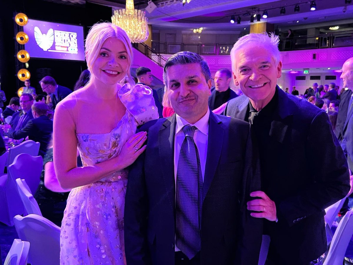 Also got to meet @GMB presenters @hollywills & @Schofe at the @PrideOfBritain last night.