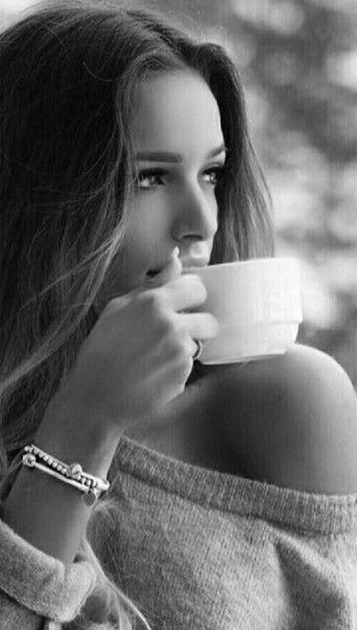 DestilandoAmor4's tweet photo. La vida tiene cosas mágicas un café, el atardecer, el mar, el cielo y algunas personas...⚘️ https://t.co/vY63QpexMq