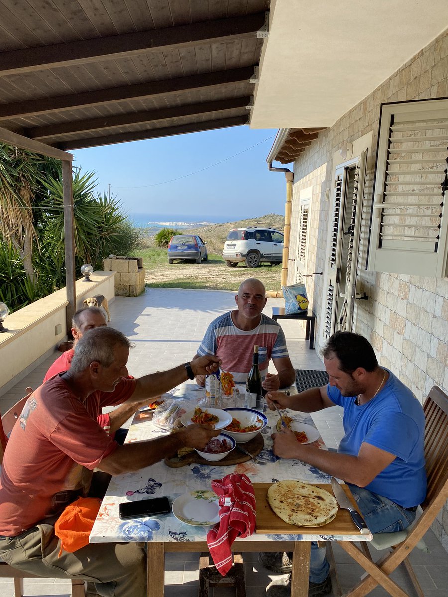 dannymccubbin's tweet photo. A privilege and an honour to cook for Nino and the team yesterday. They worked tirelessly harvesting all of the olives here in Torre Salsa. #oliveoil #oliveharvest #torresalsa ๐ซ๐ฎ๐น๐ซ๐ฎ๐น https://t.co/h1qSsgk0BO