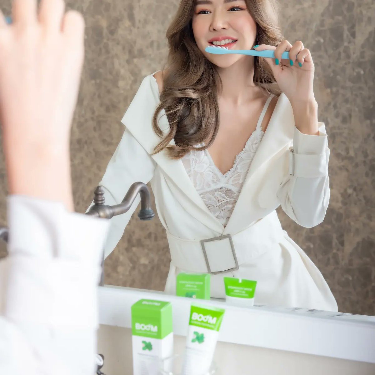 thidaratphaiph1's tweet photo. 📌จะเที่ยงแล้วทานข้าวกันยังค่ะ
   ทานเสร็จแล้ว อย่าลืมแปรงฟันน่ะ
ยาสีฟัน Boom ฟันขาว หอม สดชื่น 24ชั่วโมง💯🔥🔥🔥🔥🔥

สนใจกดสั่งซื้อด่วน กด กด✅✅✅

https://t.co/rYPug8a2fL https://t.co/ecubTOuMle