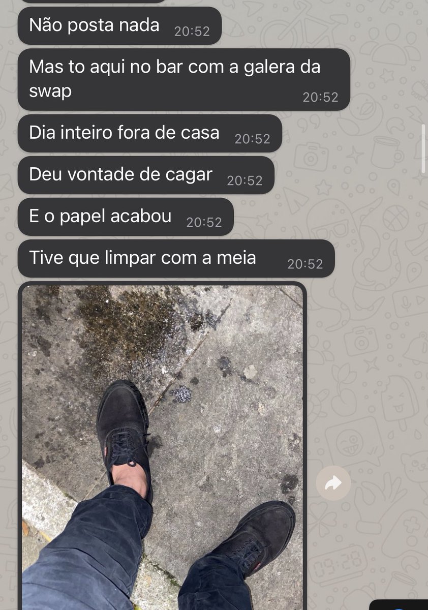 Meu namorado 5min depois de chegar na festa da firma