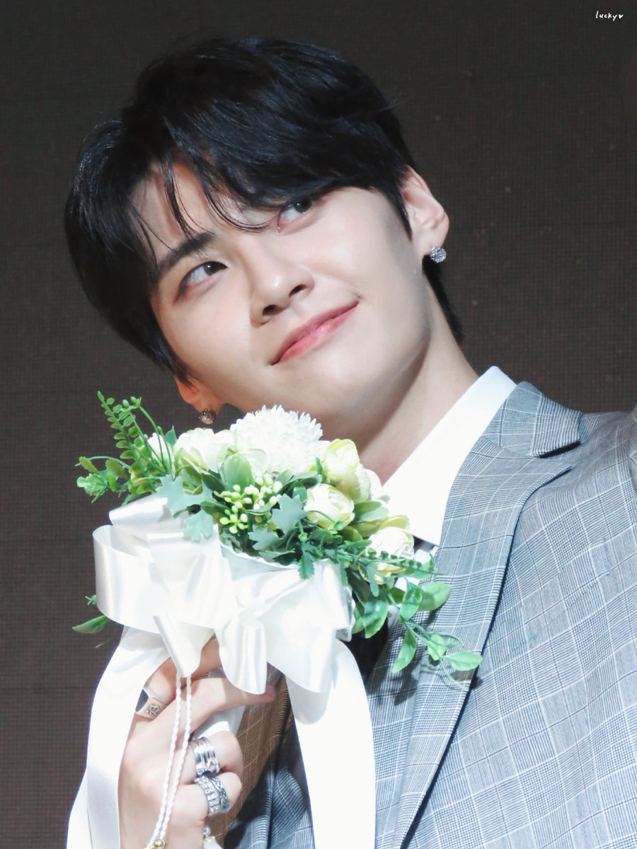 0608_lucky's tweet photo. 220924 바나나홀

💍💐💙
#이진혁 #LEEJINHYUK #브이태양 https://t.co/NYfBVMVHtA