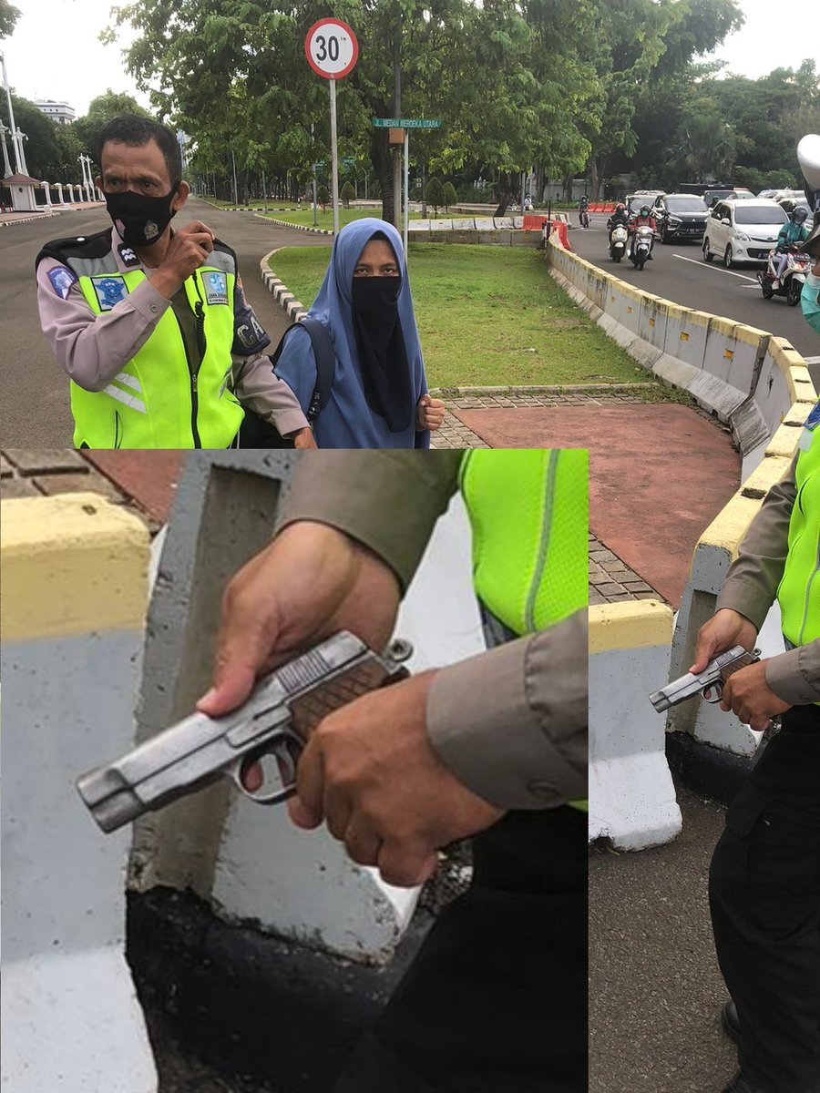 Tan_Mar3M's tweet photo. Pakpol keren. Pegang BB tanpa sarung tangan..

Alasan : Nganu? https://t.co/NfCZyf3xLT