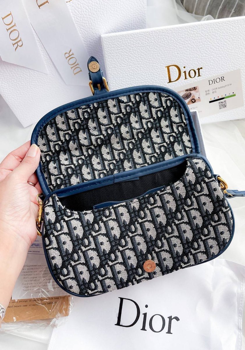 KaeULife's tweet photo. ✅ #พร้อมส่ง งานกล่อง

ราคาพิเศษ 350 ส่งฟรี ❌ไม่มีเก็บปลายทาง

กระเป๋า DIOR BOBBY east-west bag
กระเป๋า Dior #งานพร้อมกล่องอย่างดี 

✔ขนาด กำลังดี   ประมาณ 20 cm  หรือ 8นิ้ว
📌📌 งานจริงทุกภาพ
👇
https://t.co/wLAjQghOd1
#กระเป๋าพร้อมส่ง         #กระเป๋าสะพาย https://t.co/86teIymKxu