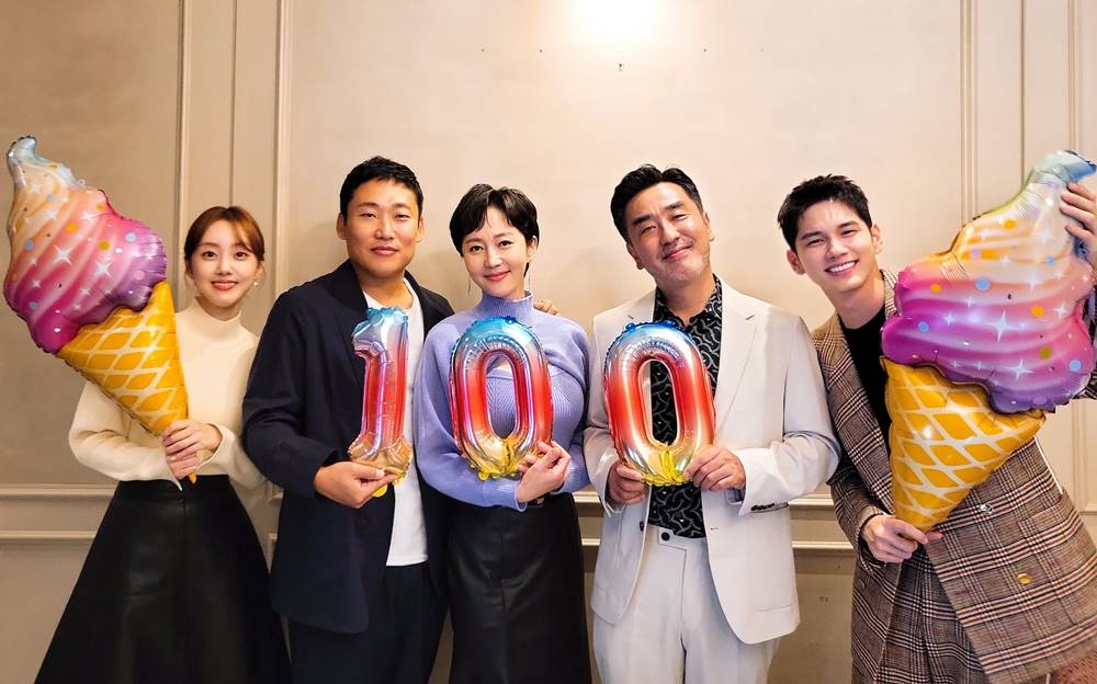 movietok2's tweet photo. 韓, 최초 주크박스 뮤지컬 영화 <인생은 아름다워> 100만돌파.
https://t.co/g0e91TSekS
#인생은아름다워 #Life_Beautiful #백만돌파 #버킷리스트 #쥬크박스뮤지컬 #이문세 #유희열 #이승철 #신중현 #MZ세대 #나를추억 #폐암 #시한부 #복고 #결국은가족 #최국희감독 #류승룡 #염정아 #옹성우 #심달기 https://t.co/Fj5v5U62hG