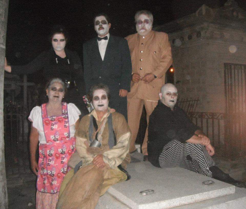 citanayarit's tweet photo. Gracias a las autoridades, instituciones, grupos y personas que hacen posible mantener vivo el sueño compartido del Coloquio. ��Muchas gracias!

¡Viva el Teatro! ¡Viva la gente de Teatro! ¡Viva la gente que ve Teatro!

              9/9

Fotos @marycastronews 2011 https://t.co/VAvmTXvAyJ