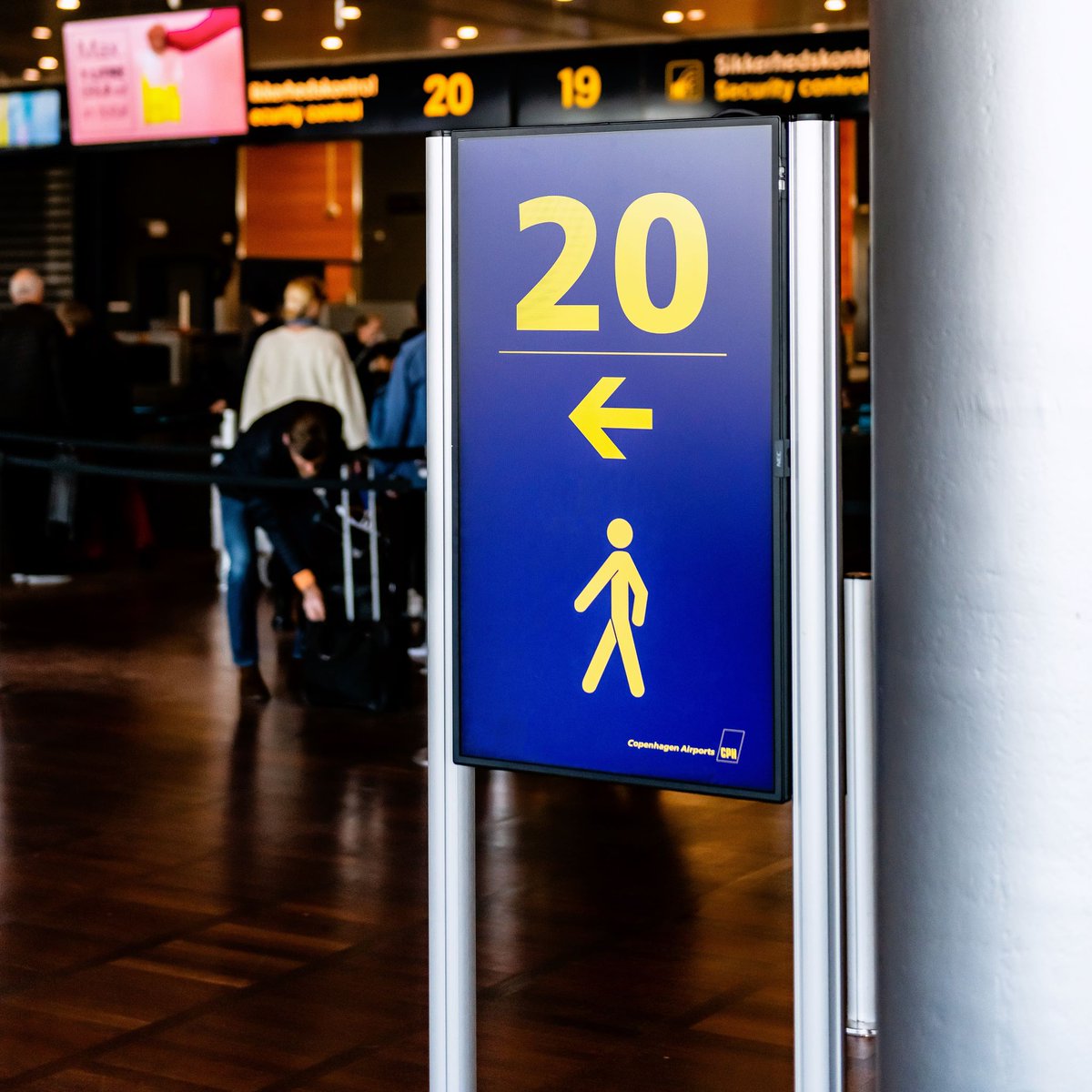 Did you know that the dynamic signage of our Smart Queue concept increases the efficiency of your processes?
viaguide.com

#viaguide #publicguidance #crowdcontrol #madeingermany #arnsberg #sauerland #airports #aviation #transport #smart #efficiency