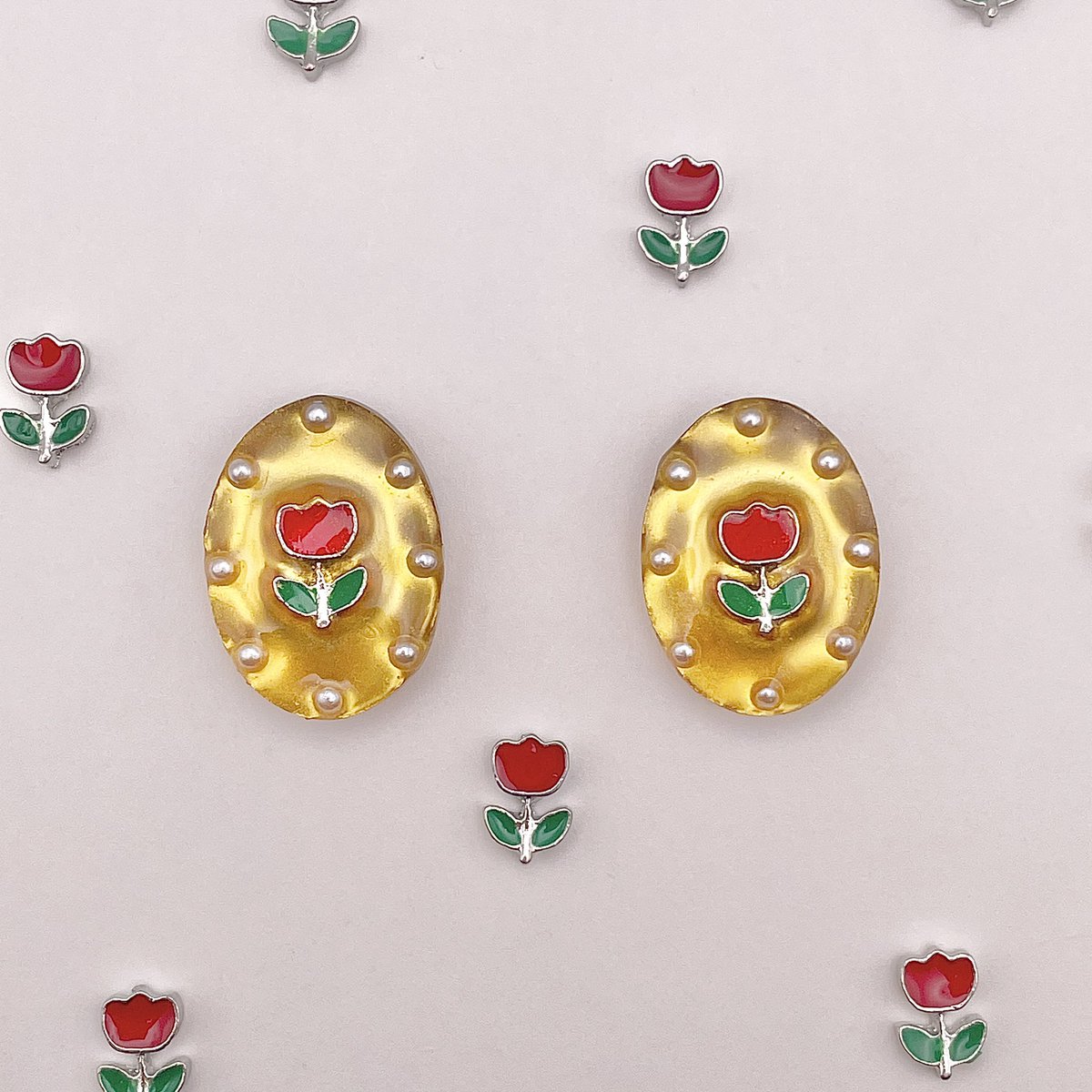 _papillon_jp's tweet photo. ミラーカラーアクセサリー🌼🤍💖
個性的なデザインがかわいい🤍

#ミラーカラー
#ハンドメイド作家
#ハンドメイド好きな人と繋がりたい
#ハートピアス
#チューリップピアス
#ハンドメイドアクセサリー
#ハンドメイド
#ミラーアクセサリー https://t.co/Gck1eHesXi