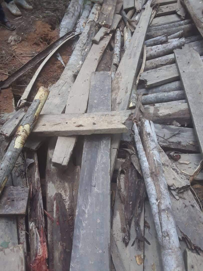 Africainlibr's tweet photo. 🇬🇦 #Clichés : Pont avant le village #boulembou 1er siège du département de l'Ogoulou/#Mimongo
@_CGRi https://t.co/ontQvKYWuK