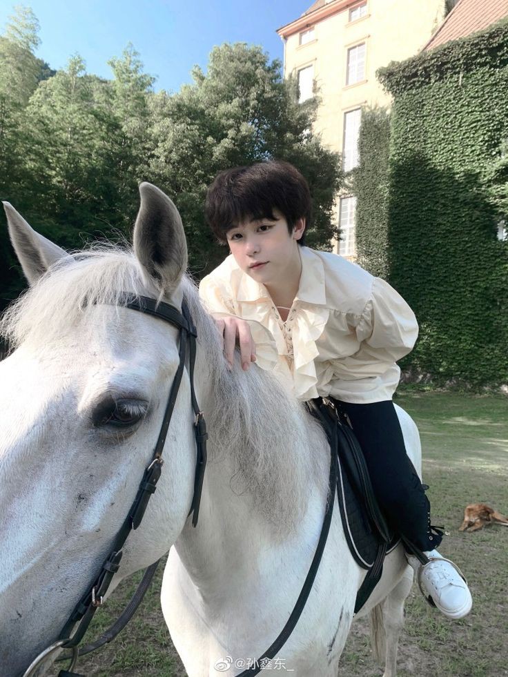 curriousfox's tweet image. . .  .   ♡ —   "o ρrιᥒᥴιρᥱ ᥴhᥱgoᥙ !"
                   18 ყᥱᥲɾ⳽ . . .
                   ƒoxhιbrιd !՞
                ômᥱgᥲ / 1,50ᶜᵐ 
      ;; curiouscat.me/curriousfox