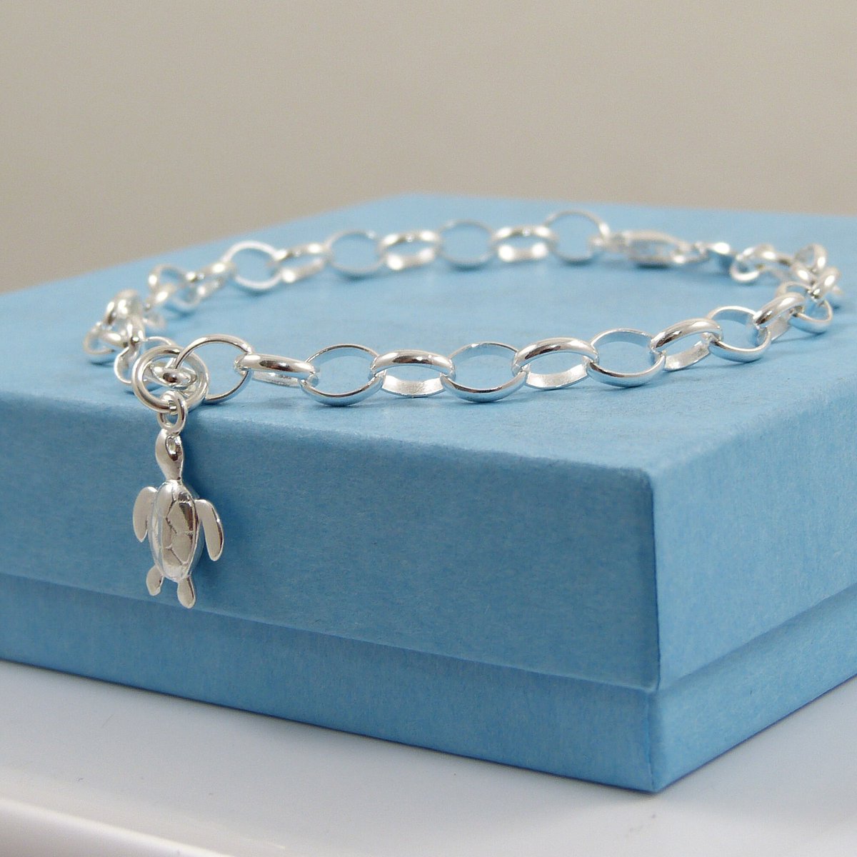 TheStrandline's tweet photo. Sterling Silver Turtle Bracelet, Silver Bracelet, Sterling Silver Bracelet, Turtle Bracelet, Nautical Jewellery https://t.co/MIkCCTaJAB #shopindie #UKGiftAM #HandmadeHour #northumberland #EarlyBiz #supportsmallbusiness #thestrandline #UKGiftHour #CharmBangle https://t.co/RpJtXYqLxE