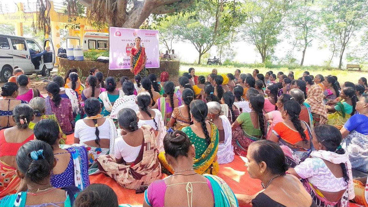 ActionAidIndia's tweet photo. Nearly 250 single women from tribal communities in Navsari, Gujarat gathered to discuss issues pertaining to their access to property rights &amp; govt entitlements, besides witchcraft-related issues. This is part of a state-wide campaign we're facilitating for single women's rights. https://t.co/b32oWiUV0S