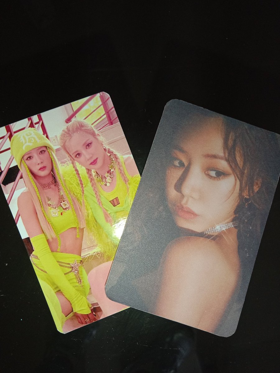 our_apink's tweet photo. #APINK Pandas! I am giving away some of my official and unofficial photocards 🙂 

Mechanics:
1. Just follow @our_apink (with proof)
2. RT this tweet
3. Mention 3-5 of your friends. 

(PS. Only for Filo pandas, cannot afford intl shipment open until Oct. 31 🙇) https://t.co/VYpEUY6dv2