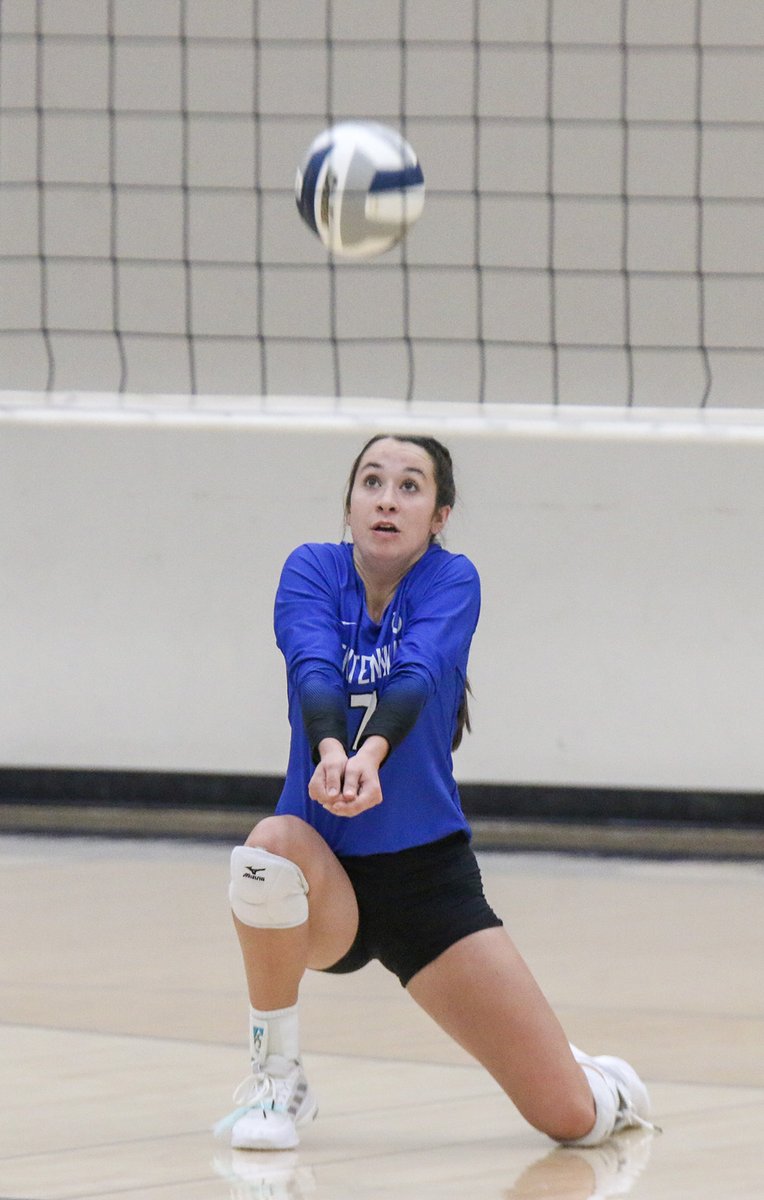 VB: <a href="/KarleyNaber/">Karley Naber</a> of <a href="/CentennialVB18/">Centennial Volleyball</a> passes to the setter against Fullerton. #broncoblue #onepass