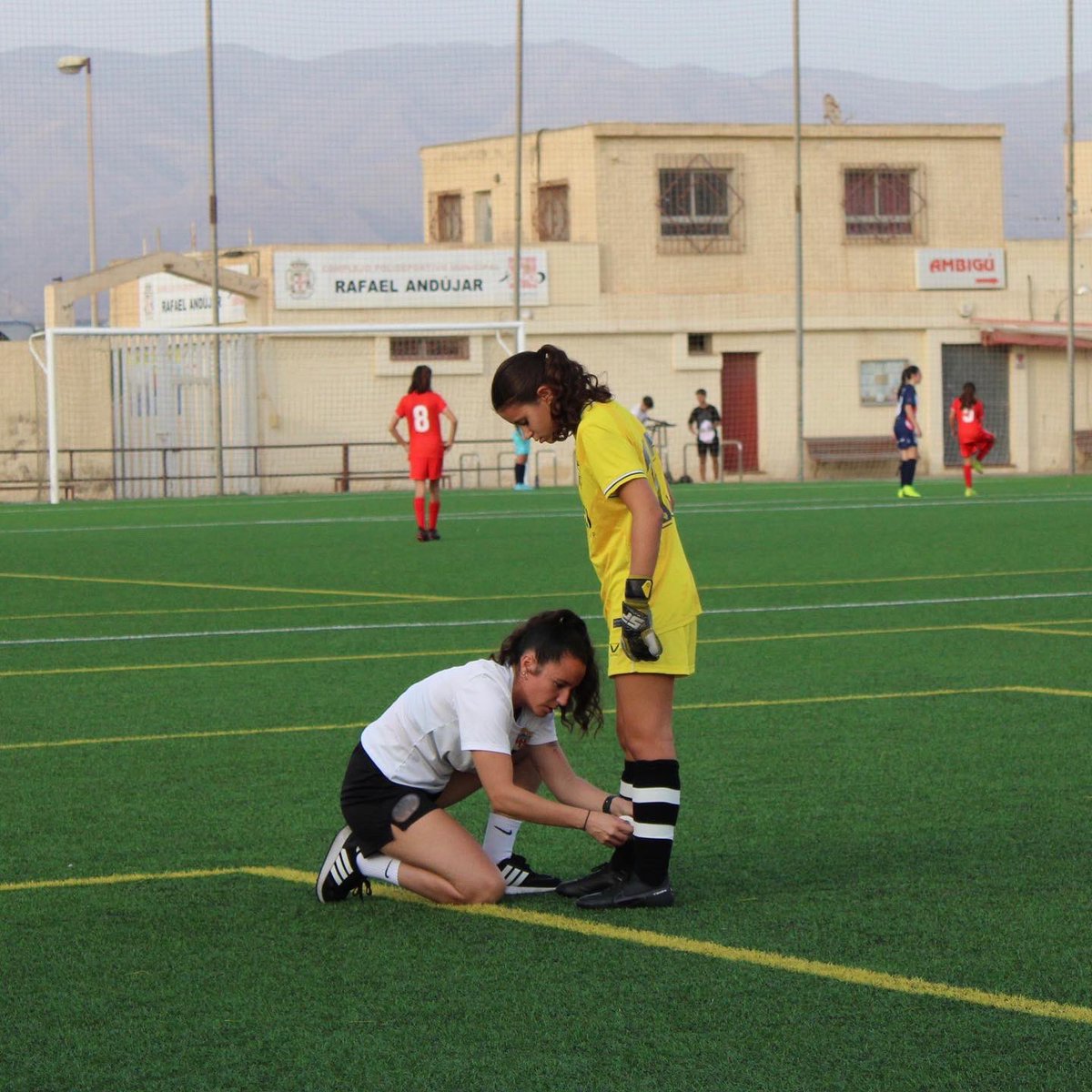 sandritap6's tweet photo. Fisioterapia❤️ Seguimos @FemeninoUDA !!💪🏽⚽️🔴⚪️ https://t.co/6GOjnsqjN9