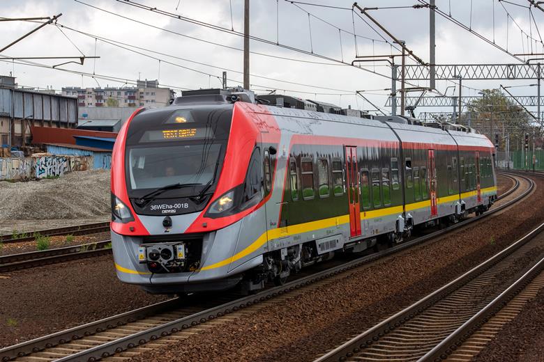 SaveATrain's tweet photo. Hot business - https://t.co/NJeUtcOKHi #tranis #lodz #poland #newag #contract #maintaince #electrodiesel #trains https://t.co/l5NRt55Y6p