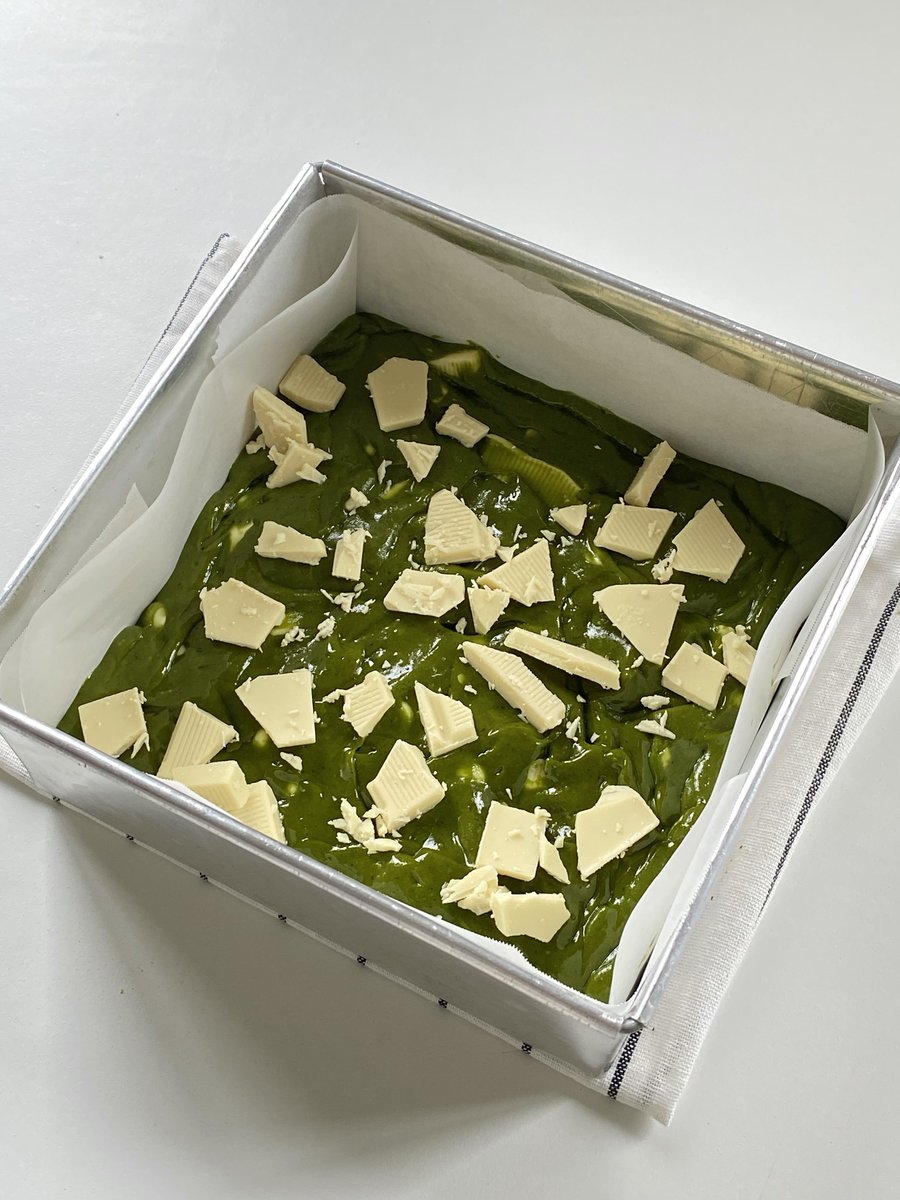 nahlahrsl's tweet photo. matcha ��� brownies https://t.co/PcvQg4tuXI