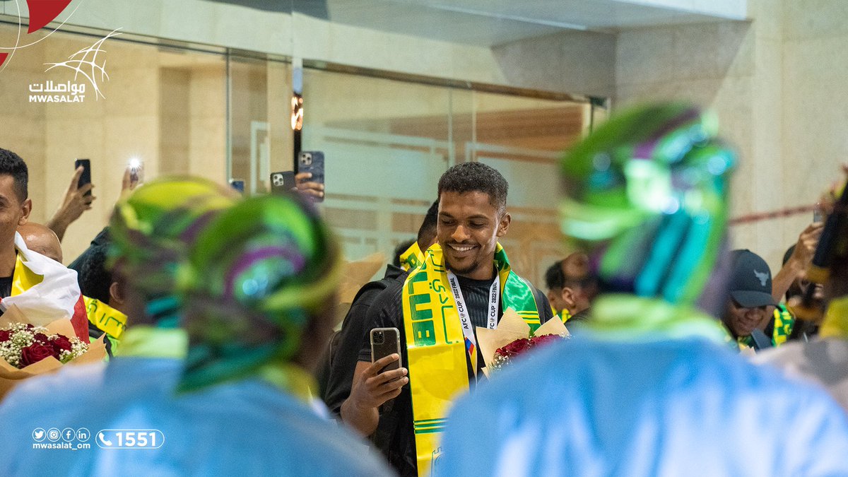 mwasalat_om's tweet photo. 🌟 | وصل بطل آسيا 🏆
.
.
🚍 | جانب من استعدادات #مواصلات لنقل بعثة نادي السيب لدى وصولهم مطار مسقط الدولي فجر اليوم 🇴🇲✨
.
.
#الآسيوية_سيباوية 
#وجهتك_وجهتنا 
💛💚 https://t.co/GEuzK4usRB