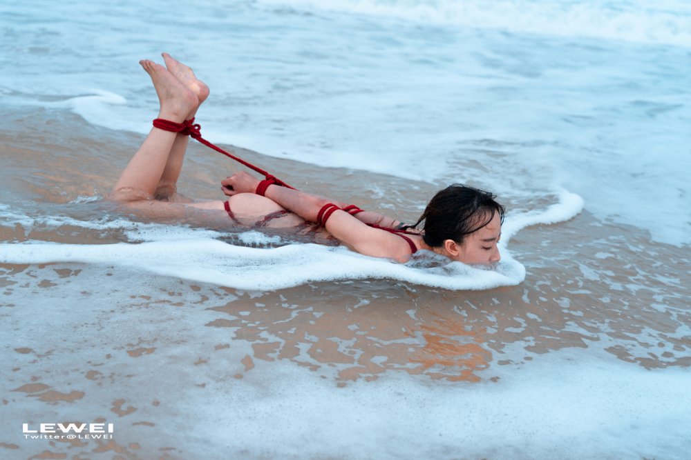 孤岛不孤4~
出镜 @LilyMunster01
#LEWEI #Shibari  #BabyArt #ChinaBondage #ChinaArt #Bondage
#广州约拍 #废墟捆绑
各类主题创作拍摄欢迎私我约拍～
投稿：
@Fengsiyuan
@CPcoupling https://t.co/4z9vL9Nifu