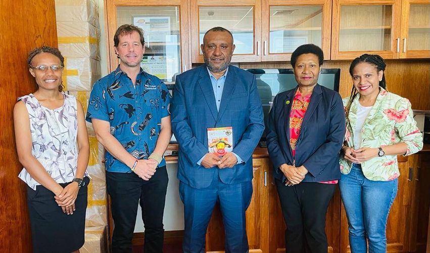 SenisimPNG's tweet photo. A successful meeting with the Tourism Promotion Authority this morning. Passion for country creates empowering leaders like the CEO, Eric Mossman Uvovo and, Director Marketing, Alice Kuaningi. TPA has signed up for facilitator training for the Round Table Discussions ! https://t.co/sw34fqX2d2
