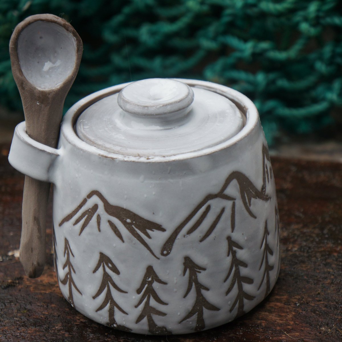 DwyrydCeramics's tweet photo. New storage jars will be available  in my November update #earlybiz #storagejar https://t.co/W4e8VVOONf