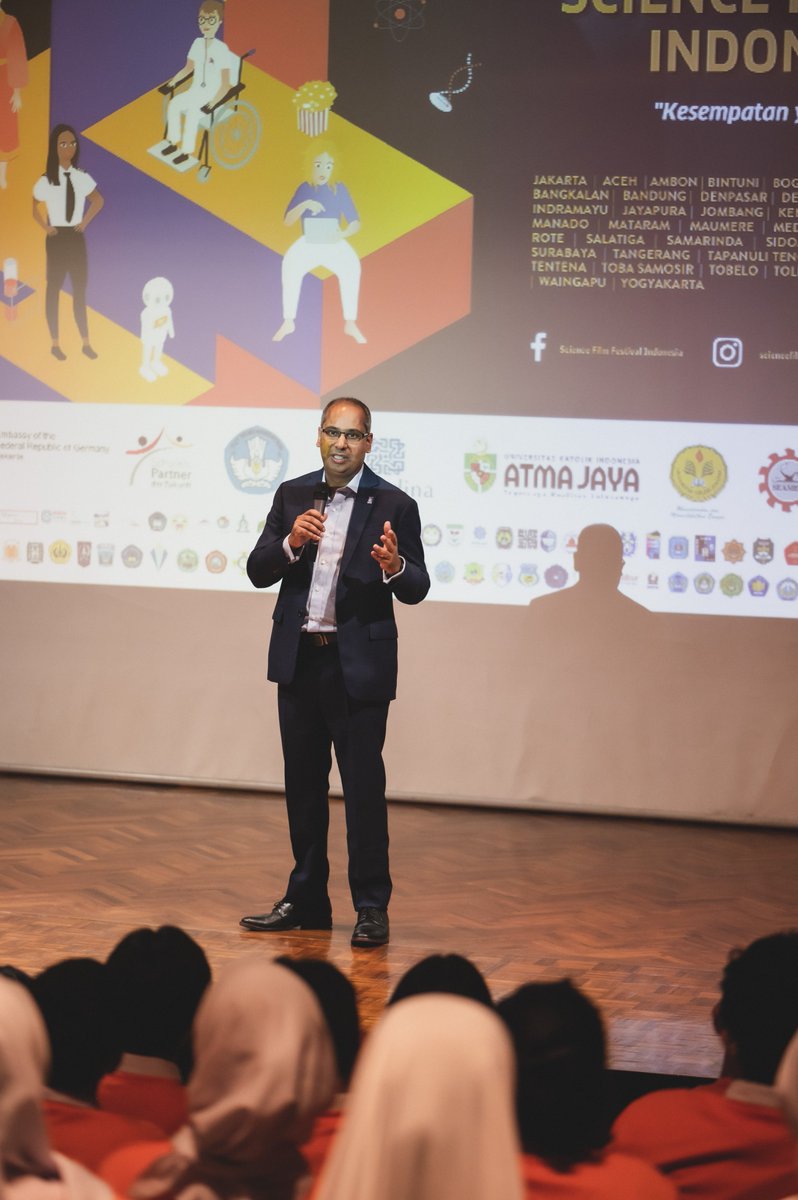 BickyBhangu's tweet photo. I am delighted to be at @goetheinstitut Indonesia to celebrate the start of this year’s Science Film Festival to promote scientific literacy amongst youths. I also had the pleasure to speak to the Indonesian media to share @RollsRoyceAsia’s commitment to the country. #Indonesia https://t.co/MwqF7d8Dql