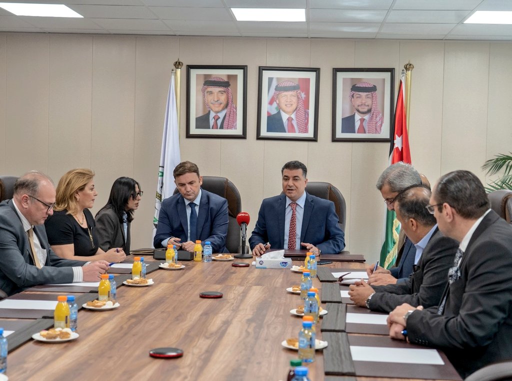 W/ Minister for Agriculture of #Jordan, Khalid Al-Hanifat ✍️ MoU on coop. in the field of #agriculture 🤝 First agreement between the two Governments ➡️ solid basis for intensifying agricultural products exchange 🇲🇰 is opening new markets 🇯🇴 is diversifying the food supply