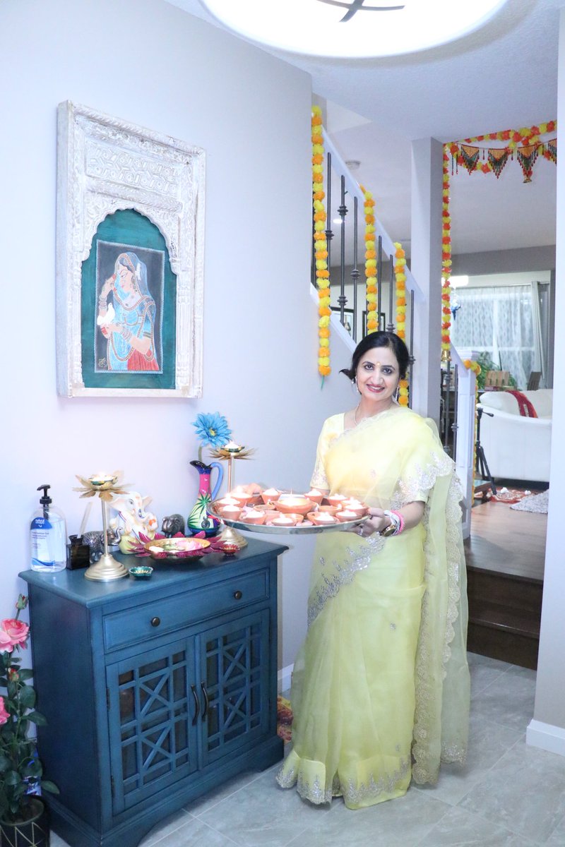 Rashmi_TD's tweet photo. Happy Diwali 🪔 
Day to light the lamp of power, knowledge and virtues within us. 
Best wishes for happiness, wealth and prosperity. https://t.co/SDD90yIvdR