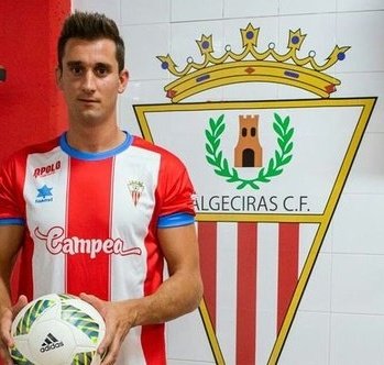 Francisco López, 'Ito', uno de los delanteros del <a href="/AlgecirasCF/">Algeciras CF</a> en la Liga 2017/18, que culminó con la eliminación en la promoción de ascenso a Segunda B en #Ibiza. José Antonio Asián estaba en el banquillo rojiblanco. #fútbol