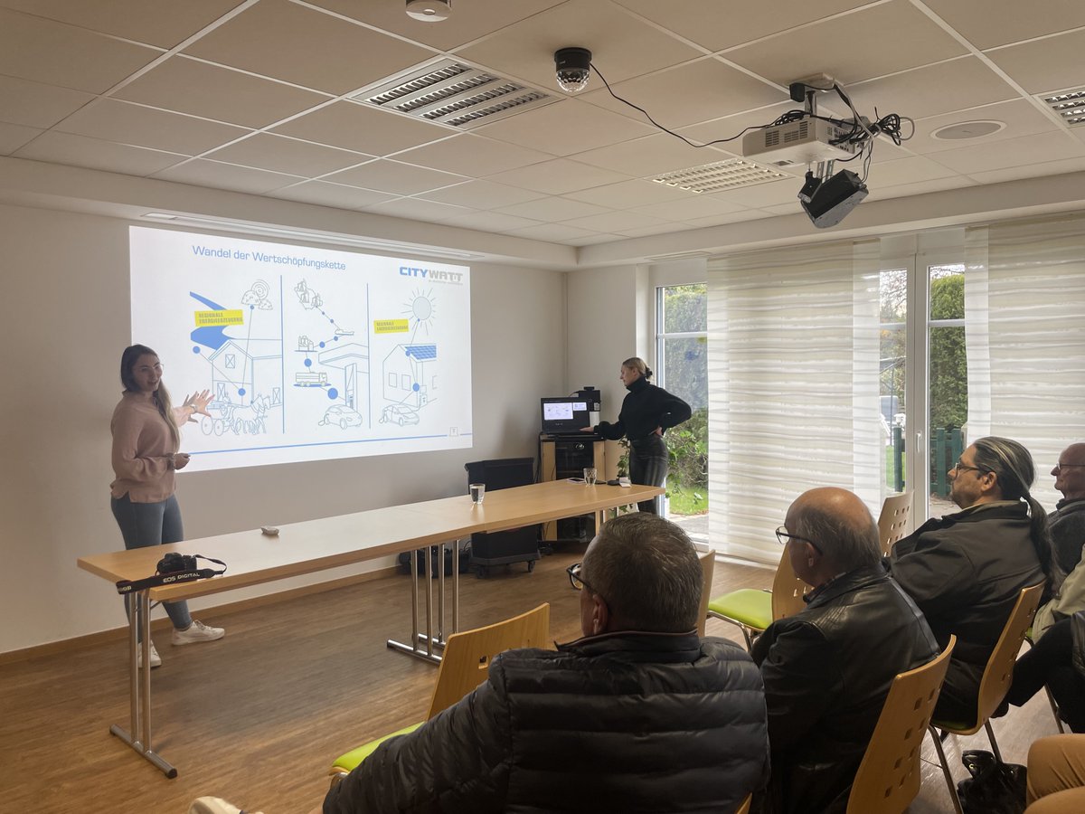 citywatt's tweet photo. Seniorennachmittag bei @PRAML_GmbH &amp; CITYWATT! 🥳
⚡ Spannende Diskussionen über #emobilität
⚡ Blicke hinter die Kulissen einer #Ladestation
⚡ Das 1. Mal #elektrischeauto fahren
⚡ #Kaffee &amp; #Kuchen
#citywatt #praml #seniorennachmittag #seniorentag #emobilität #emobility #eauto https://t.co/02MEaFSU7f