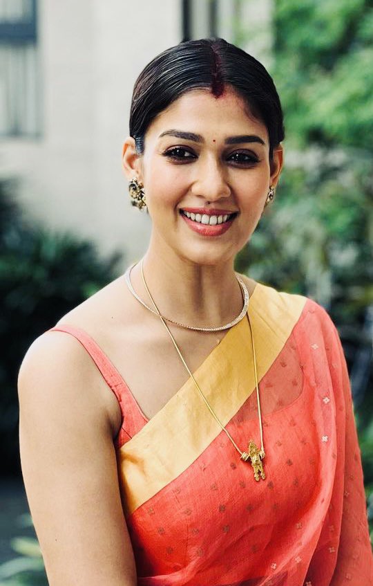 NayantharaU's tweet photo. #wikkinayan Diwali 🪔 #ThalaDiwali https://t.co/OcDYR1mEYS