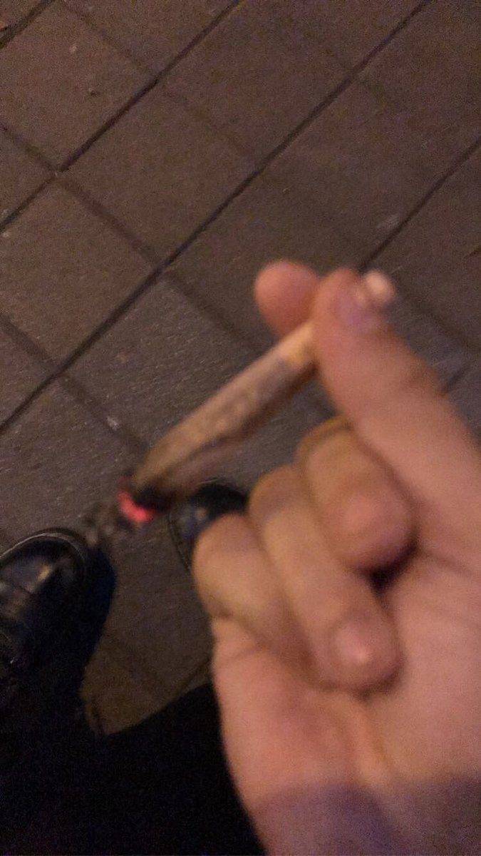 electraheart1_'s tweet photo. bitches be like “breakfast” and it’s a joint https://t.co/hOyv3U6QZ3