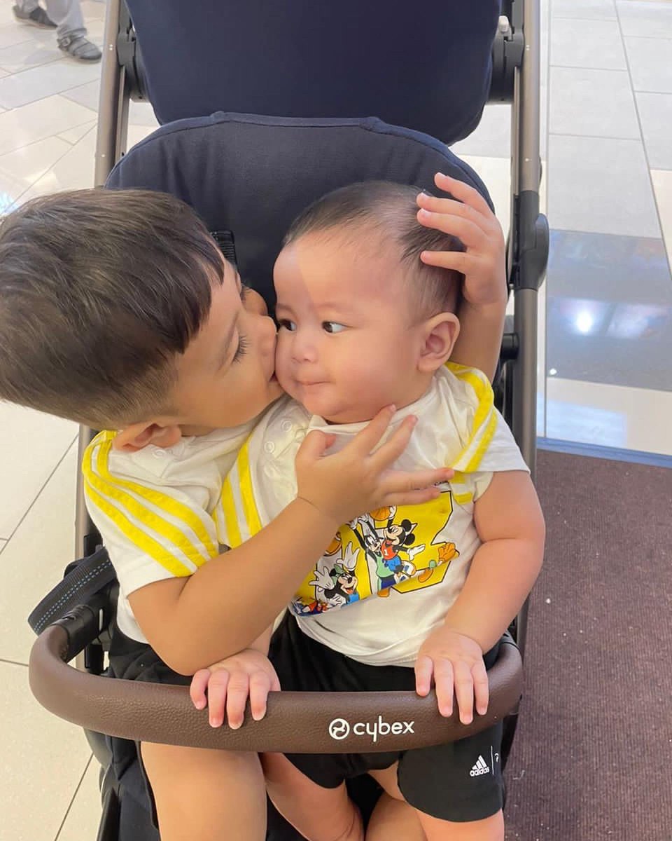 EyraHazali21's tweet photo. Abang sayang sangat ya 😍🥰🤍 https://t.co/oDwSNK4DC9