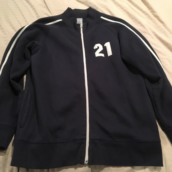 So good I had to share! Check out all the items I'm loving on <a href="/Poshmarkapp/">Poshmark</a> from @luxurybbargains #poshmark #fashion #style #shopmycloset #motherhoodmaternity #freepeople #oldnavy: posh.mk/5vNCJQfhpub