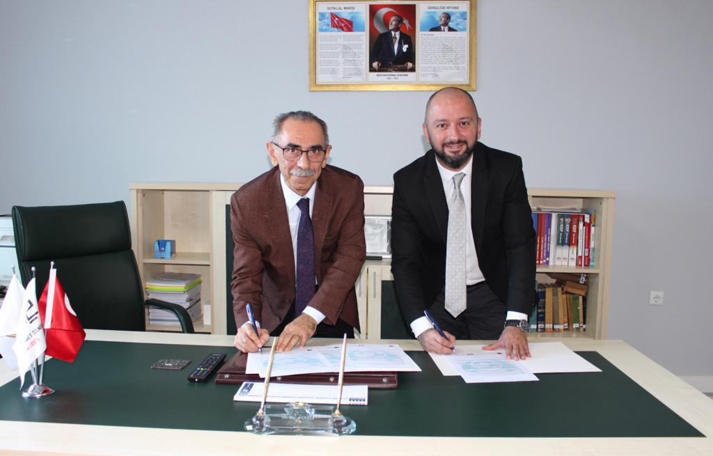 SengulSehit's tweet photo. WCEP ile “Uluslararası Kanada Öğrenci Değişim Programı ve Uluslararası AP Programı” işbirliği protokolü imzaladık. https://t.co/n68uLKOVaD