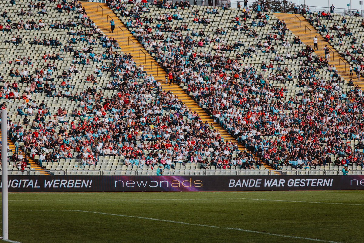 #Legendenspiel zwischen dem <a href="/FCBayern/">FC Bayern München</a> und <a href="/TSV1860/">www.tsv1860.de</a> im <a href="/OLYMPIAPARK/">Olympiapark München</a> - und #newonads war mit dabei 👏🏻 Habt ihr unsere #Bande gesehen? 👀 #FCB #TSV1860