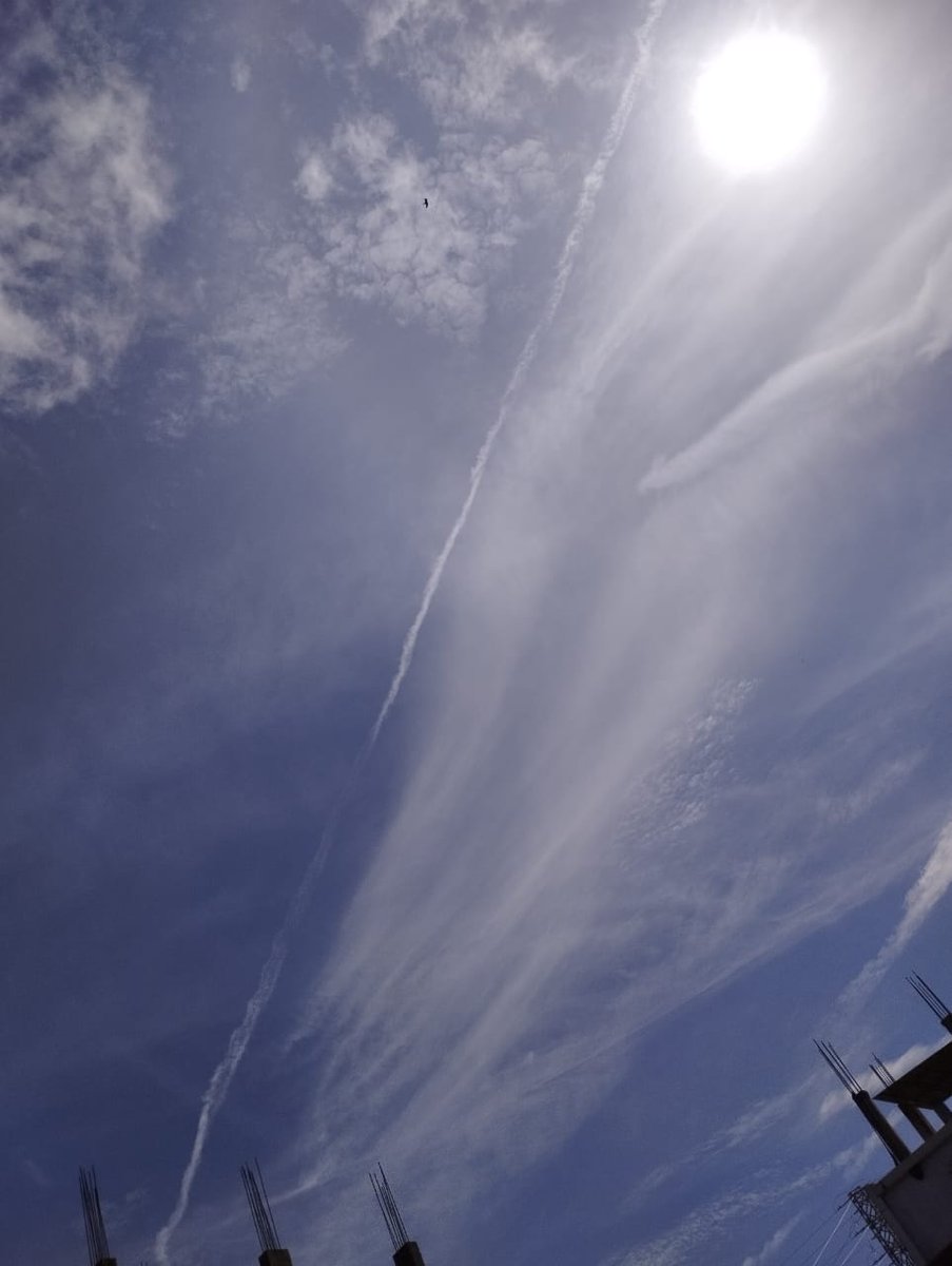 SahilGoyalAdv's tweet photo. भटकल #Karnataka में भी केमिकल का छिड़काव लगातार चल रहा है‼️
#chemtrails #alluminium #heartattackreason #FlatEarth #geoengineering #operationsundimming #karnatakarains #karnatakanews https://t.co/TrJXe4BGB0