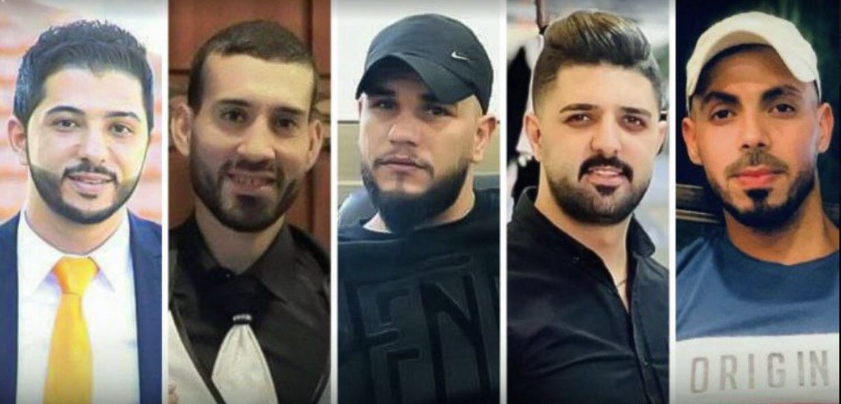 uzisall's tweet photo. شهداء فجر نابلس:

"* حمدي شرف وعلي عنتر؛ أشهر حلاقي البلدة القديمة، وأول من اكتشف أمر القـ.ـوات الخاصة هذه الليلة، وبعد قيامهم بالصراخ وإخبار الشبان ومحاولتهم الانسحاب من المكان تم قتلهم بشكل مباشر." https://t.co/euInvRQQfF