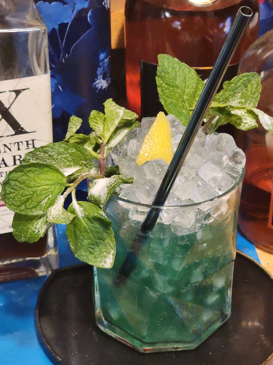 InkfaceArt's tweet photo. New Julep twist on the blog, celebrating Starfleet Medical! https://t.co/7tyx2KEEIu https://t.co/HHeTQ3CWfm