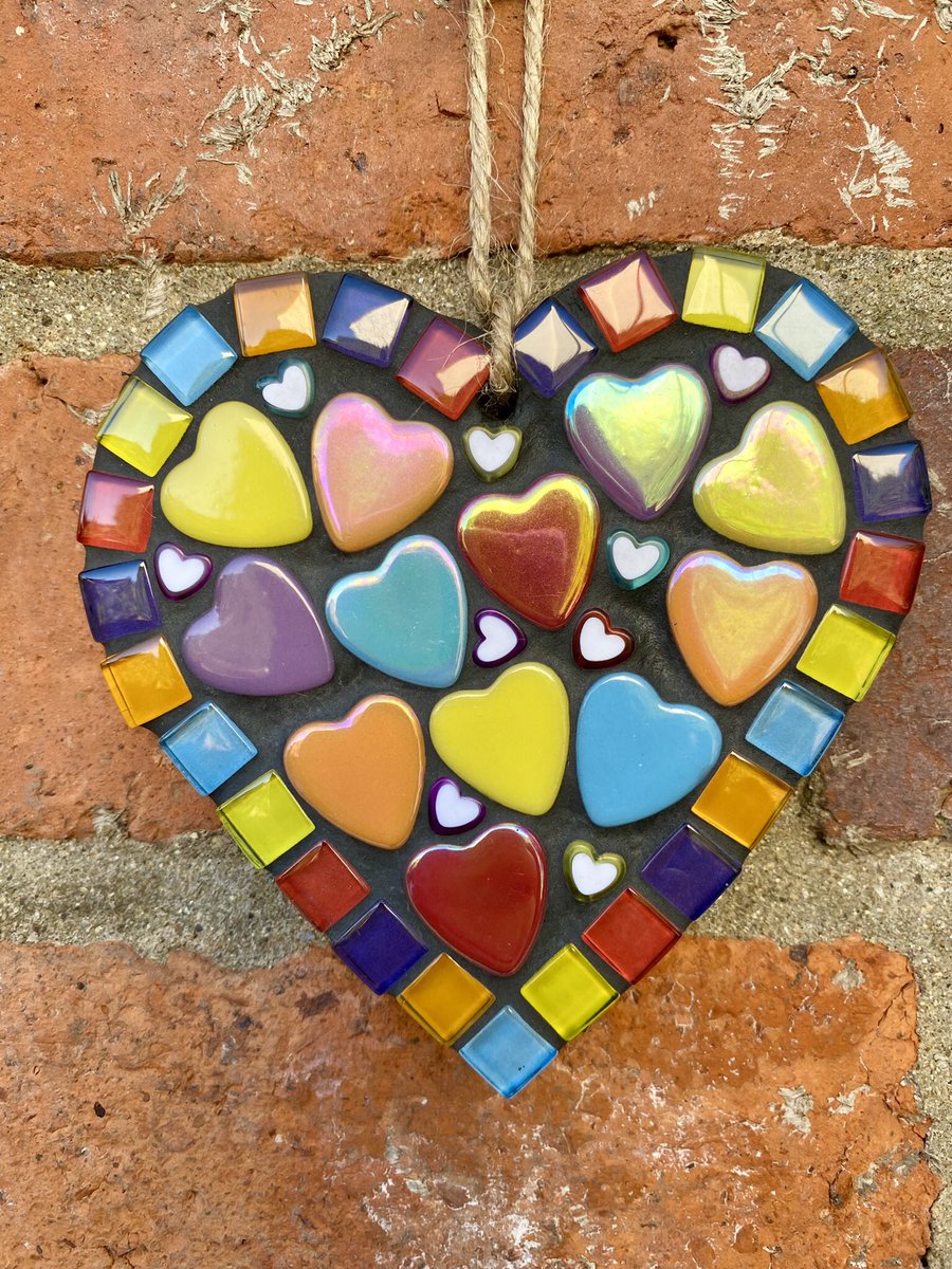 Morningg #EarlyBiz nice to be back I’ve had a lovely few days away at Center Parcs 🥰just a heart full of hearts to share today ❤️ have a good day all #MHHSBD