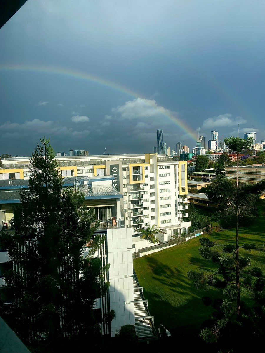 t_choucair's tweet image. An unexpected rainbow on our @qutdmrc office window to make the day happier!

I love the @QUT campus ❤️