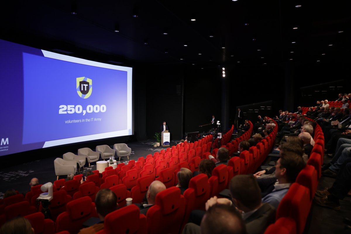 CERTFI's tweet photo. Ukrainan digitaalisen transformaation varaministeri George Dubynskyi vierailee Suomessa. 

Puheenvuorossaan Tietoturva 2022 -seminaarissa Dubynskyi käsittelee digitaalisen yhteiskunnan puolustamista.

#tietoturva2022 https://t.co/hnpv6gHKRH