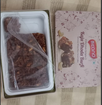 SparshNitin's tweet photo. @JioMart @JioMart_Support 
Shipment ID: 16659862210161478M-01
PATHETIC service by #Jiomart ! was dlvrd an UNSEALED packet, with almost half the contents missing (pics attchd)!!! Cust. care service is even worse!! resolving issue via chat/call is impossible!! NEED SOLUTION ASAP https://t.co/Z9Ur6NvrT2