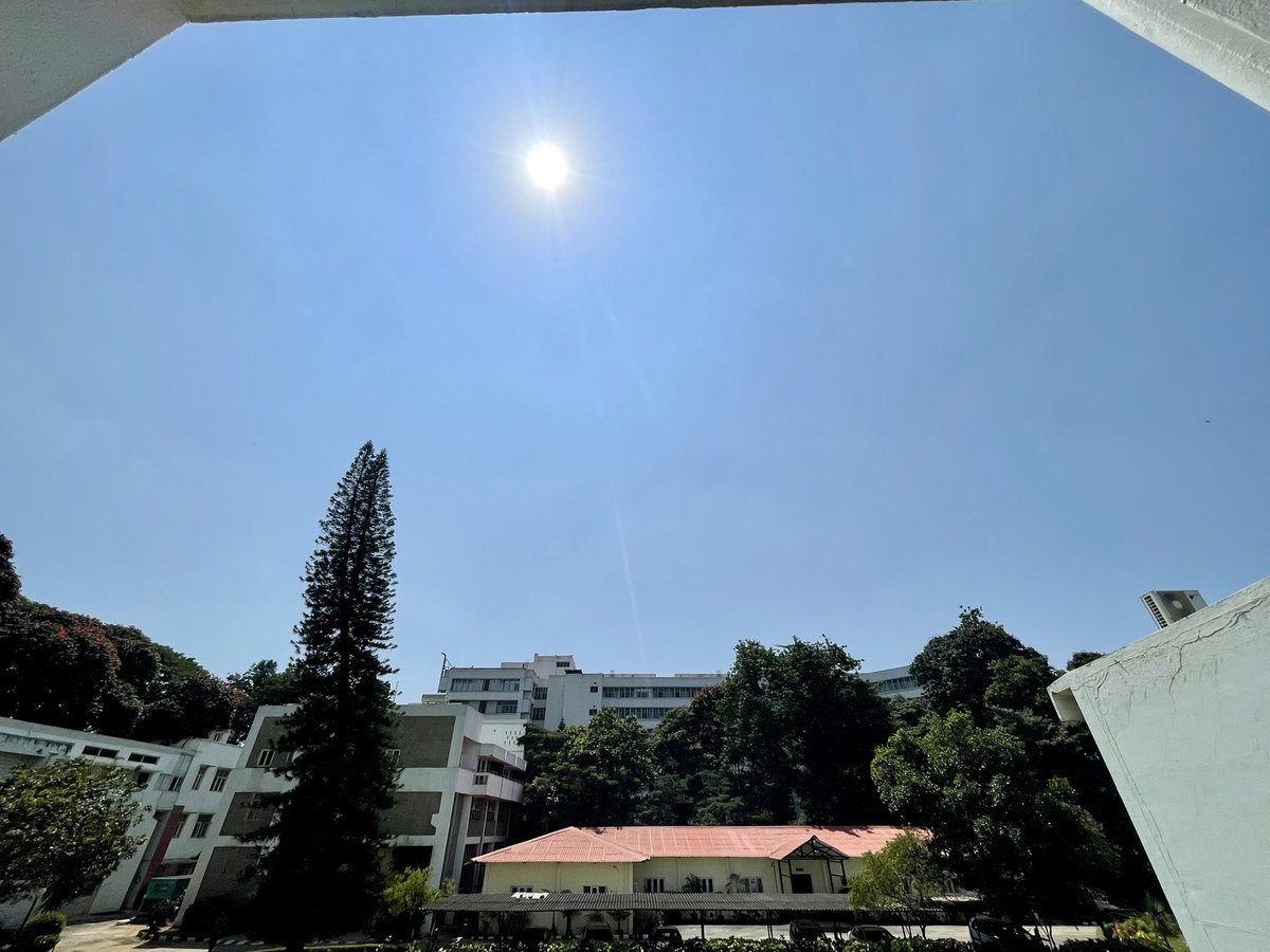 Look the beautiful Sun is shining so nicely in Bengaluru 
<a href="/IIABengaluru/">IIAstrophysics</a> <a href="/dorje1974/">Dorje Angchuk</a> <a href="/IndiaDST/">DSTIndia</a> <a href="/asipoec/">ASI Public Outreach and Education Committee</a>
#SolarEclipse2022 #Eclipse #SolarEclipse