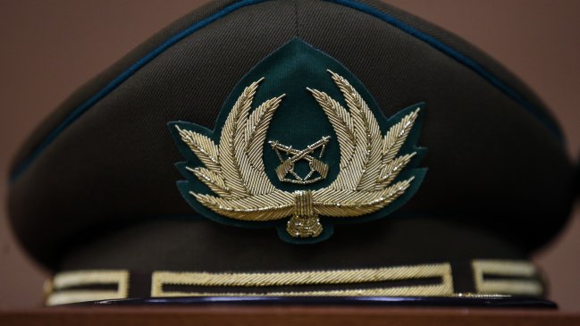 Cooperativa's tweet photo. Excapitán denuncia que fue dado de baja de Carabineros por investigar a hijo del general Nash #CooperativaContigo https://t.co/fAwf33IdEQ https://t.co/AApC0R1Hud