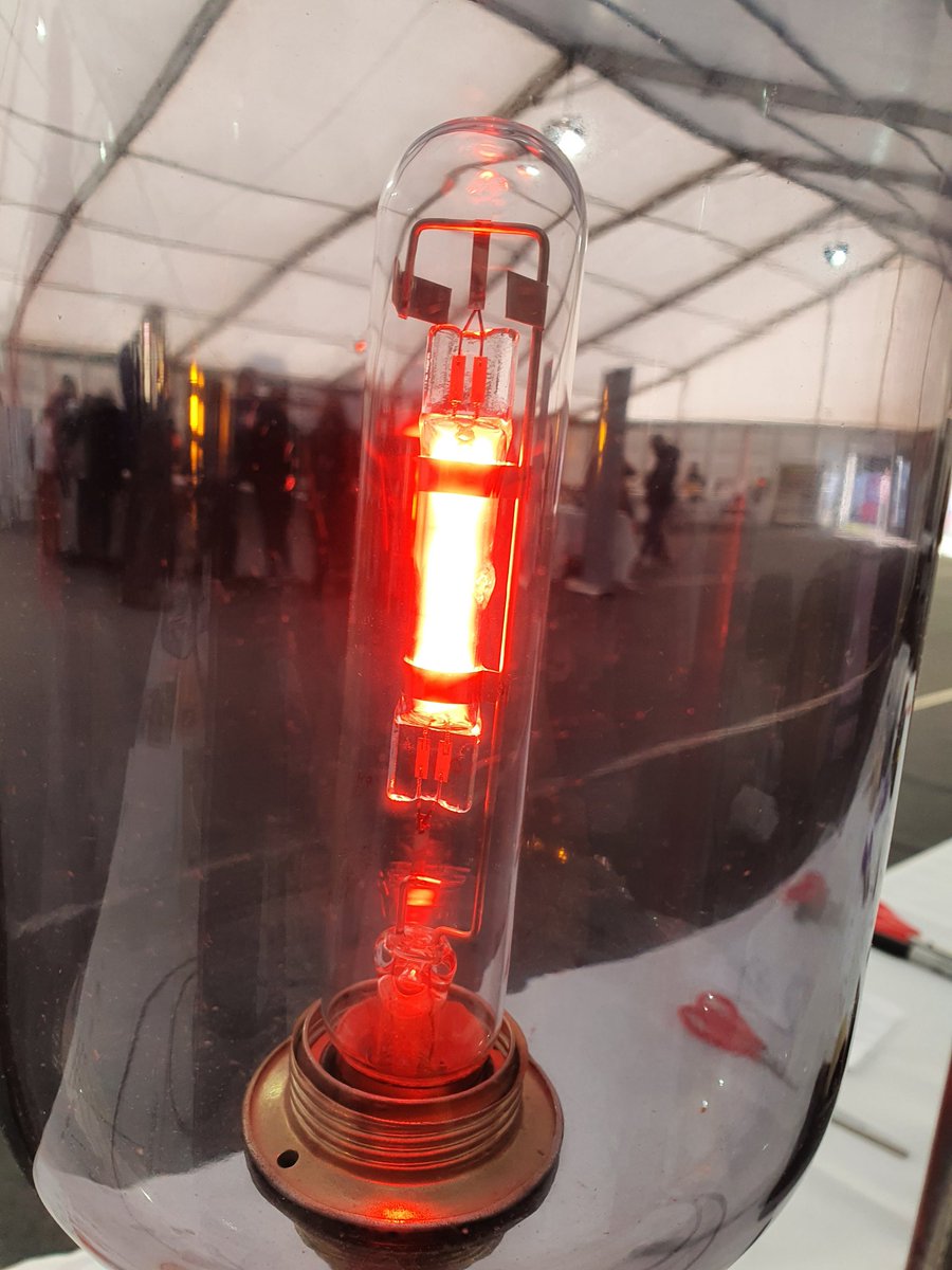 Come down to Palace Green today where @puyamirkarmi and <a href="/DurhamQLM/">Durham Quantum Light and Matter</a> are all ready to Celebrate Science! #CelebrateScience2022