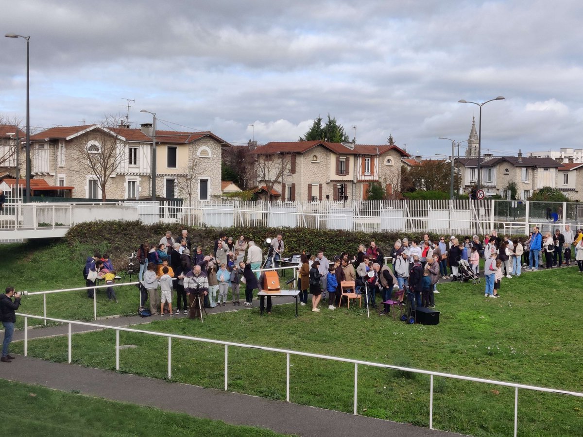 VR2Planets's tweet image. ATTENTION!! Demos  #VR en cours au Planétarium de Reims jusqu&apos;à Mercredi soir!

Venez découvrir le système solaire, les missions spatiales, les corps planétaires...

#space #exploration #Eclipse2022 #education #VirtualReality