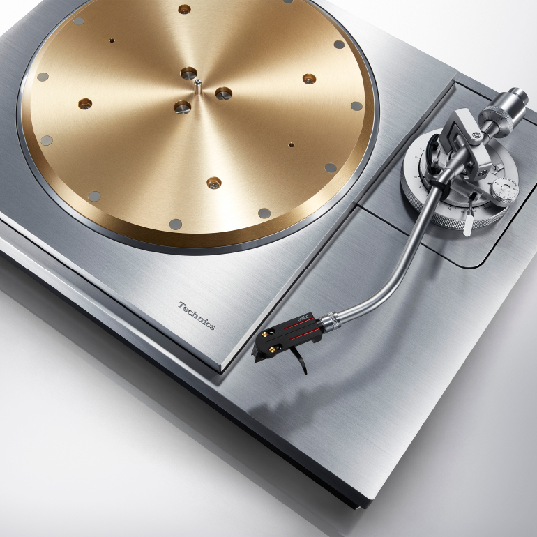 technics's tweet image. —Technics Reference Class

Our pursuit of the ideal sound, challenging new sonic dimensions for the ultimate listening experience. 

・SU-R1000
・SL-1000R
・SP-10R
・SE-R1
・SU-R1

#technics #rediscovermusic #referenceclass