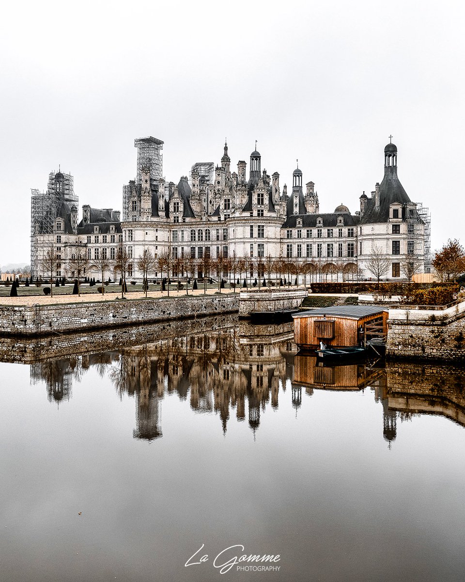 🏰🍁🍂 L'automne au château de Chambord

#ChâteauDeChambord #chambord #chambordcastle #frenchcastle #myloirevalley #LoirEtCher #CentreValDeLoire #Nikon