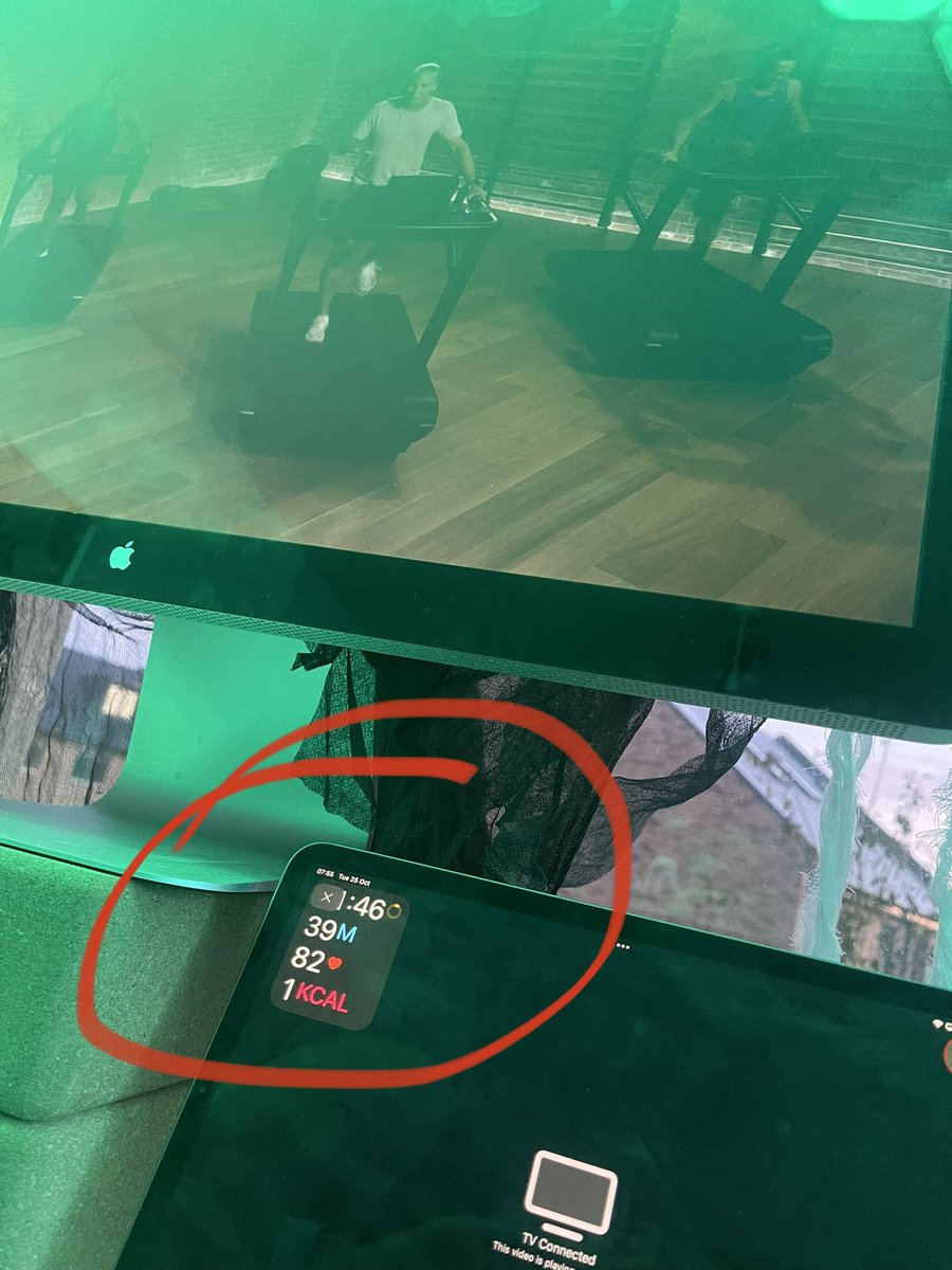 So <a href="/Apple/">Apple</a> finally adds metric overlays to iPad Fitness+ workouts in airplay mode, yay. But somehow contrives to block the timer under a close button, 🤦🏻‍♂️